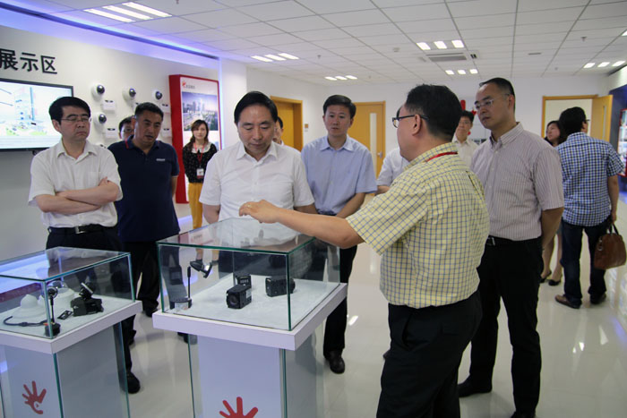 1661217474364322.png 2015-05-29 市委组织部部长郭腊军视察杰迈视讯 (3).png