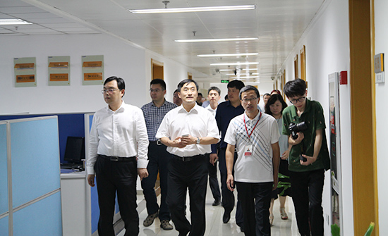 1661302468389915.png 2016-08-17 南京秦淮区区长林涛视察杰迈视讯 (1).png