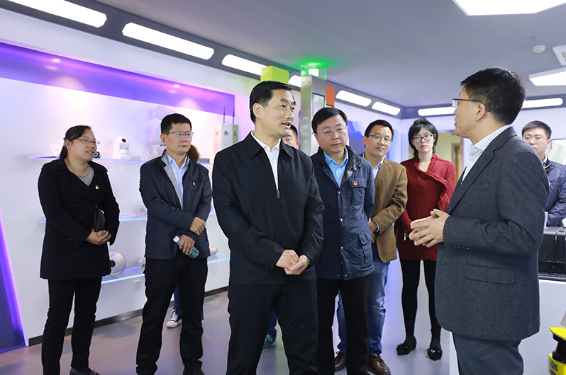 1661320793175275.png 南京秦淮区委书记林涛一行来访参观杰迈视讯图片.png