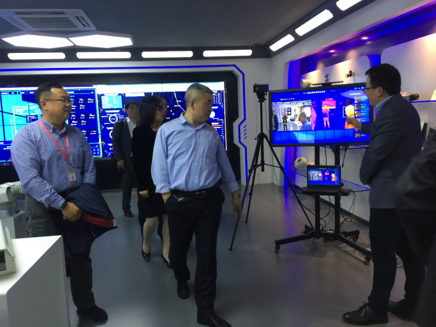 1661326755225816.png 江苏省侨联一行参观考察杰迈视讯图片4.png